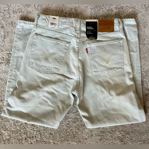 🆕 Levi’s Wedgie Straight | 29x26 | Light White Blue - Picture 1 of 3